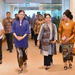 Presiden Jokowi dan Ibu Iriana Jenguk Ibu Ani Yudhoyono
