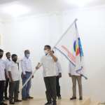 Penyerahan Bendera Petaka oleh Ketua DPD AJOI Kepri kepada Ketua DPC AJOI Lingga di Gedung Nasional DPD Kepri Lantik DPC Lingga