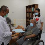 BP Batam Serahkan Bantuan kepada Pensiunan dan Pegawai yang Sakit