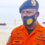 Kapal Mati Mesin, 6 Nelayan Terombang-ambing Selama 3 Hari di Perairan Karang Semapi Ditemukan Selamat Kepala Kantor Pencarian dan Pertolongan Natuna Mexianus Bekabel menjelaskan kapal mati mesin, 6 nelayan terombang-ambing 3 hari diperairan Laut Natuna, ditemukan selamat.