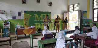 Sekolah Dikunjungi Kapolsubsektor Penuba untuk Sosialisasi Protokol Kesehatan
