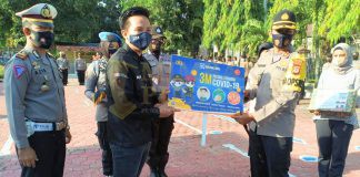 Polres Enrekang Dibantu Alat Peraga Masker BRI Peduli Demi Tanggulangi Covid-19 BRI Enrekang menyerahkan bantuan alat peraga masker BRI peduli demi tanggulangi Covid-19, Selasa (13/10/2020). /ft :mas