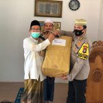 Hari Santri Nasional, Polda Kepri Kunjungi Pondok Pesantren Darul Falah Kabid Humas Polda Kepri, Kombes Pol Harry Goldenhardt saat berkunjung ke pesantren/fot(humas)