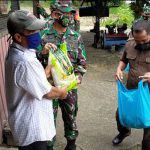 Peduli Warga Kurang Mampu, Danramil 02/BB Bagikan Sembako