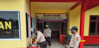 Unit Provos Polsek Singkep Barat Lakukan Pendisiplinan Personil Tentang Protokol Kesehatan Personel Provos Polsek Singkep Barat