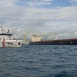 KN Rantos-P210 Lakukan Pengawasan Proses Evakuasi Jenazah ABK Kapal MV. Fernandina