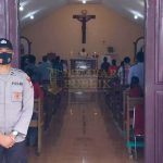 Personil Polsek Pantau Penerapan Prokes Covid-19 Ibadah Minggu di Sejumlah Gereja