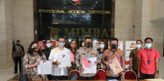 Tersangka Kebakaran Gedung Kejagung Bertambah Tiga Orang Tersangka Kebakaran Gedung Kejagung Bertambah Tiga Orang.