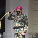 Negara Ini Dalam Ancaman Satu Jawabannya, Kerahkan Marinir!!! Kepala Staf Angkatan Laut (Kasal) Laksamana TNI Yudo Margono, S.E., M.M. saat memimpin upacara peringatan HUT ke-75 Korps Marinir di Markas Komando Korps Marinir