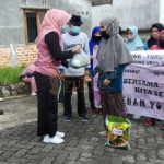 LPM Giat Bagi Sembako kepada Lansia