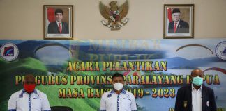 Pengurus FASI Cabang Paralayang Provinsi Papua dilantik Foto. Lanud Silas Papare