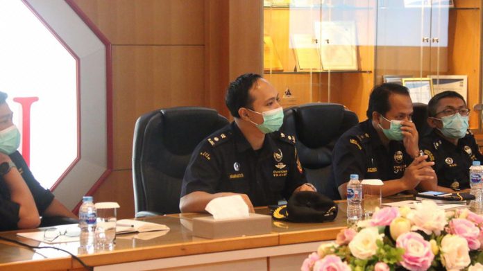 Bea Cukai Batam melakukan kunjungan ke PT. Sat Nusapersada dalam rangka kegiatan Customs Visit Customer (CVC). (Foto: Istimewa)