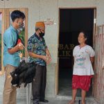 Baznas Tuba Berikan Ayam KUB Kepada 35 KK