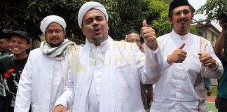 Pesawat Imam Besar FPI Tiba di Indonesia