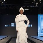 Demi Agama Model Berhijab Halima Aden Pilih Pensiun