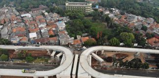 Ini Penampakan Jembatan Layang Tempat Genteng Rumah di Sisinya Wajib Dicat Warna-warni Penampakan jembatan dari drone | Foto : Istimewa