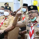 Jefridin Bersama Pramuka Dukung Gerakan Tanam Satu Milliar Kelapa Jefridin Bersama Pramuka Dukung Gerakan Tanam Satu Milliar Kelapa