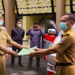 Pairin “Bantuan Ambulance sebagai Peningkatan Pelayanan Masyarakat di Tengah Pandemi Covid-19” Achmad Pairin menyerahkan 5 (lima) unit Mobil Ambulance secara simbolis untuk 5 kecamatan Kota Metro