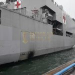 Usai Jalankan Misi Kemanusiaan Di Sulbar, Kapal KRI dr Soeharso – 990 Bersandar di Dermaga Peti Kemas