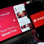 Amazon Tangguhkan Aplikasi Parlel dari Hosting Web