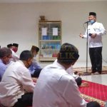 Wirid Mingguan Perdana Pemko Padang, Bahas Cara Mengimunkan Iman Ketua MUI Kota Padang dan Guru Besar UIN Imam Bonjol Padang Prof. Duski Samad yang membahas tentang cara mengimunkan iman