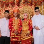 H. Boy Lestari Datuak Palindih Wafat, Sumbar Kehilangan Tokoh Ulama Panutan H. Boy Lestari Datuak Palindih (kanan) ketika menghadiri undangan resepsi pernikahan para sahabat di Padang