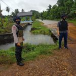 Polsek Daik Lingga Laksanakan Patroli Siaga Banjir dan Tanah Longsor Kepolisian Sektor Daik Lingga Resor Lingga tingkatkan patroli di daerah rawan banjir dan longsor akibat curah hujan yang tinggi di wilayah hukum Polsek Daik Lingga, Kepri