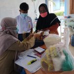 SMP 12 Bintan Beri Bantuan Warga Korban Banjir SMP 12 Bintan Beri Bantuan Warga Korban Banjir