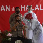 Kapolda Irjen Pol Aris Budiman Ikuti Pencanangan Vaksinasi Covid-19 di Kepulauan Riau Gubernur Kepri, Kapolda Kepri bersama forkopimda Kepri saat pencanangan vaksinasi covid 19 di Kepulauan Riau., Kamis (14/1/2021). (Photo: hms)