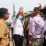 Pemko Batam Akan Bangun Bundaran dan Evaluasi Kemiringan Jalan di Simpang Barelang Wali Kota Batam, Muhammad Rudi saat meninjau lokasi di Simpang Barelang, Batam