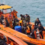 Cuaca Buruk Tunda Evakuasi Korban Sriwijaya Air Hari ke-10 Penyelam profesional Indonesian Divers Rescue Team (IDRT) dan tim