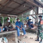 Sertu Roy Martin, di Masa Pandemi Siskamling Dihidupkan Sertu Roy Martin ajak masyarakat hidupkan selalu Siskamling demi menjaga Kamtibmas, dan mencegah tingkat kejahatan. Jum'at (22/01/2021).