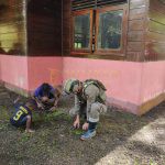 Satgas Satbrimob Polda Kepri dan TNI di Papua Giat Kerja Bakti Bersama Masyarakat Papua Satgas Satbrimob Polda Kepri dan TNI di Papua Giat Kerja Bakti Bersama Masyarakat Papua