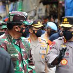 Pantau Prokes, Panglima TNI dan Kapolri Bagikan Masker di Pasar Tanah Abang Panglima TNI Marsekal Hadi Tjahjanto bersama Kapolri Jenderal Listyo Sigit Prabowo melakukan pemantauan terkait penerapan Protokol Kesehatan (Prokes) penanganan Covid-19 atau virus corona di Pasar Tanah Abang, Jakarta Pusat.