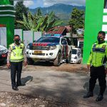 Personil Polres Toraja Utara Kawal Pendistribusian Vaksin COVID-19 Ke Puskesmas di Wilayah Kabupaten Toraja