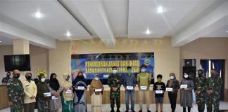 Ringankan Beban Akibat Pandemi Covid-19, Baznas UPZ TNI AL Lantamal VI Makassar Salurkan Zakat dan Infaq Penyaluran zakat dan infaq Baznas UPZ Lantamal IV Makassar