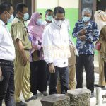 Wakil Wali Kota Batam Tinjau Lokasi Rencana Pembangunan Posyandu di Kampung Pelita Wakil Wali Kota Batam Tinjau Lokasi Rencana Pembangunan Posyandu di Kampung Pelita