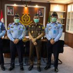 Jalin Silaturahmi, Kalapas Barelang Batam Sambangi Pengadilan Negeri dan Kejaksaan Negeri Batam Kepala Lembaga Pemasyarakatan (Lapas) Kelas IIA Batam, Dannie Firmansyah mengunjungi Pengadilan Negeri Batam serta Kejaksaan Negeri Batam, Selasa (02/02/2021).