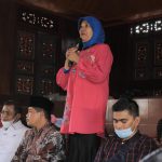 BPNB Sumbar Sosialisasikan Persiapan Pemajuan Kebudayaan Nagari Koto Gadang Koto Anau Peniliti Sejarah di BPNB Sumbar, Dra. Zusneli, M.Hum. saat bicara di acara Sosialisasi Persiapan Pemajuan Kebudayaan Nagari Koto Gadang Koto Anau, Kamis 4 Februari 2021. (Dok. Istimewa)