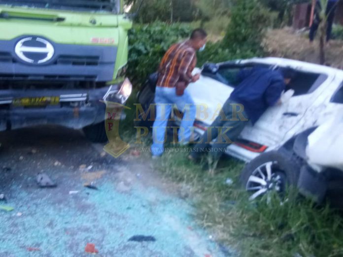 Kecelakaan 2 unit mobil di desa bertah kec muthe kabupaten karo