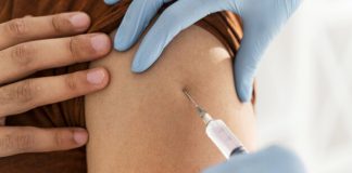 Hadiah HPN 2021 Ribuan Wartawan Mendapat Prioritas Akan Divaksin Corona Ilustrasi vaksinasi covid-19 | Foto: freepik