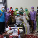 Bupati Tanjab Barat KH Drs Anwar Sadat,Mag. Melaksanakan Vaksin Covid-19