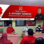 Effendi Sianipar Bertemu Kader PDI Perjuangan di Dumai, Bincang Potensi Pertanian Anggota DPR RI Effendi Sianipar saat memberikan pengarahan kepada kader di Kota Dumai