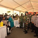 Kapolri dan Panglima TNI Cek Penyuntikan 1000 Vaksin TNI-Polri di Batam Kapolri Dan Panglima TNI Cek Penyuntikan 1000 Vaksin TNI-Polri di Batam