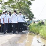 Wali Kota Metro Tinjau Langsung Jalan-jalan yang Rusak di Metro Selatan dan Timur Wali Kota Wahdi Meninjau Lokasi Jalan di Metro Selatan dan Timur