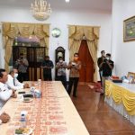 Singapura Sambut Baik Pembukaan Lagoi dan Nongsa Ansar Ahmad melakukan video conference dengan Second Minister For Education & Foreign Affairs Singapura Dr. Mohammed Maliki bin Osman.