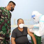 Danlanud Silas Papare Dampingi Tokoh Masyarakat Melaksanakan Vaksinasi Covid 19 Komandan Lanud Silas Papare Marsekal Pertama TNI Budhi Achmadi meninjau dan mendampingi pelaksanaan Serbuan Vaksinasi TNI bagi Prajurit, Tokoh Masyarakat dan Tokoh Agama di wilayah Jayapura, Papua, Selasa (18/03).