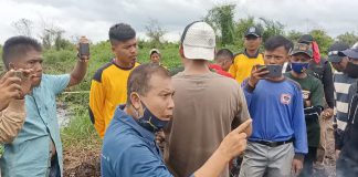 Dikawal Puluhan Pria dari Luar Inhu PT Mentari Nyaris Bentrok dengan Masyarakat Masyarakat Sungai Raya datangi lahan. Untuk mempertanyakan kepada pengawal PT Mentari yang diduga masuk ke lahan masyarakat
