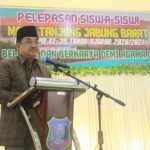 Bupati Tanjung Jabung Barat Hadiri Acara Pelepasan Siswa Siswi MAN 1 (Satu) Kuala Tungkal Bupati Tanjung Jabung Barat Hadiri Acara pelepasan Siswa Siswi MAN 1 (Satu) Kuala Tungkal