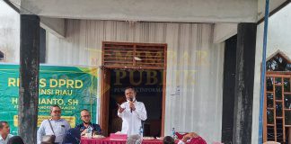 Jaring Aspirasi Petani Sawit yang Ingin Ikut PSR, Ini Temuan Sekretaris Anggota DPRD Riau Sugianto Sekretaris Komisi II DPRD Riau kali ini melakukan sosialisasi PSR di Kampung Banjar Seminai dan Kampung Sawit Permai, Kecamatan Dayun, Kabupaten Siak.